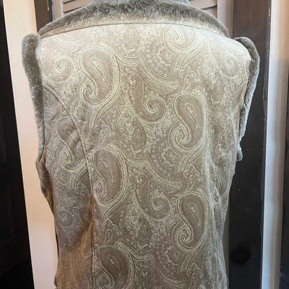 J.JILL Size M, Faux Fur Paisley Brown/Gray Vest, Toggle Buttons - Picture 5 of 8